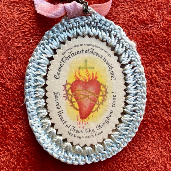 Handmade Artisan Vintage Crochet SACRED HEART Scapular NECKLACE - Picture 2 of 14